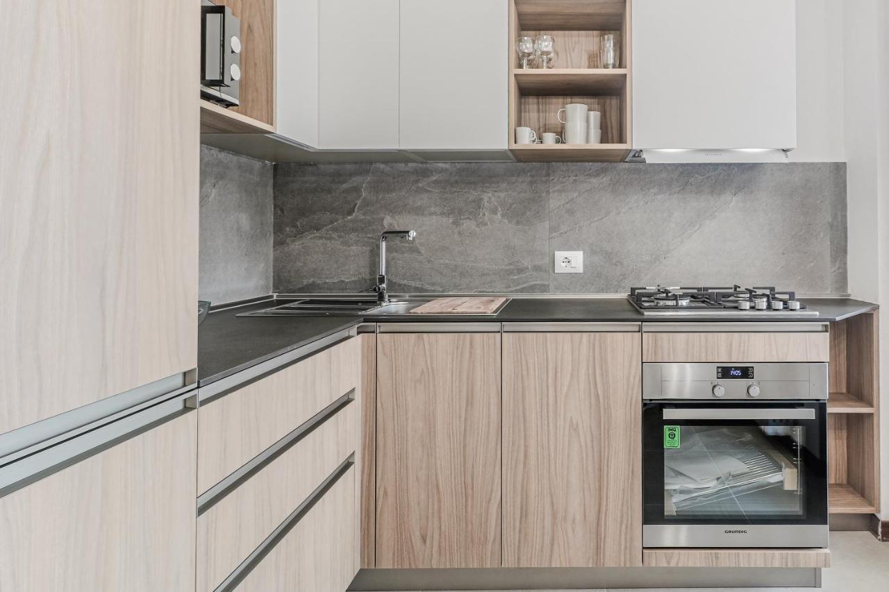 Stunning View Lakeside Apartment - Larihome A11 Gravedona Εξωτερικό φωτογραφία