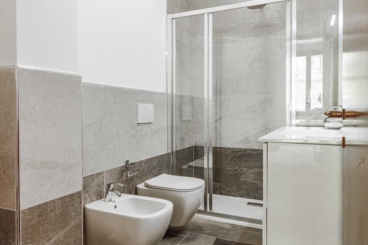 Stunning View Lakeside Apartment - Larihome A11 Gravedona Εξωτερικό φωτογραφία